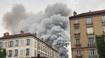 Во Франции горит Версаль (видео, фото)