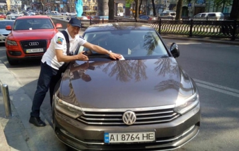 В Киеве появились инспекторы по парковке