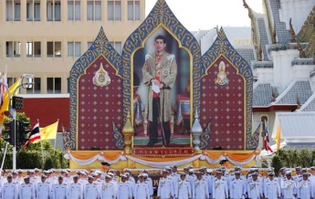 В Таиланде короновали короля Раму Х