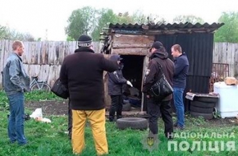 В Сумской области мужчина держал на цепи наемного работника
