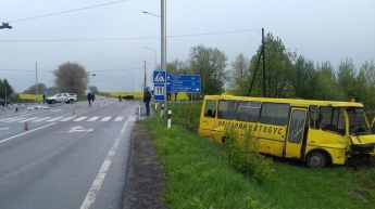 На Волыни в смертельное ДТП попал школьный автобус (фото)