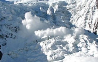На Алтае семь туристов погибли при сходе лавины