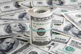 Украину заполонили фальшивые доллары: как распознать подделку