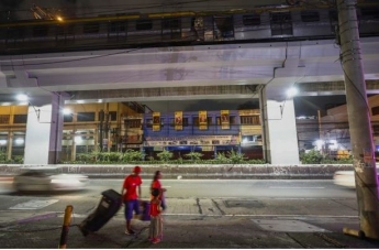 На Филиппинах столкнулись поезда метро, десятки пострадавших