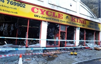 В Англии сотрудники сожгли магазин, пытаясь кремировать мышь (фото)