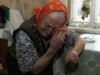 Связали и пытали: в Запорожской области издевались над 90-летней старушкой