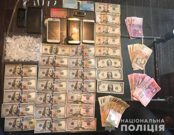Женщина "сколотила" банду, доход которой в месяц составлял 1 млн. грн (фото, добавлено видео)
