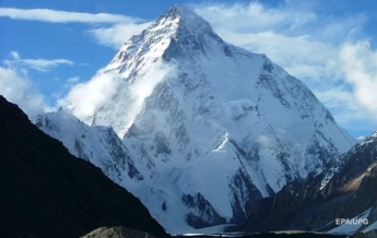 На Эвересте в мае погибли шесть альпинистов - СМИ