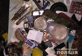 Житель Запорожья организовал подпольную мастерскую по переделке оружия (фото)