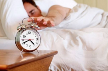 Любите по декілька разів переставляти будильник, перш ніж встати? Ось на яку небезпеку ви себе цим наражаєте