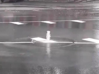 В мелитопольском водоканале объяснили происхождение фонтанов во время ливня (фото, видео)