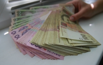 Зарплаты украинцев за год выросли на 21% - Госстат