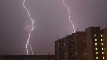 Спасатели: 5 июня в Запорожской области снова будут грозы и шквальный ветер