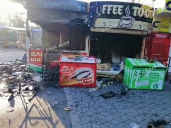 В Мелитополе ночью сгорели МАФы на Рижском рынке (фото)