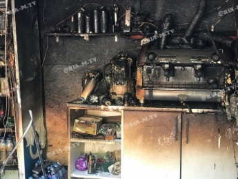 Спасатели не исключают поджог. В ГСЧС рассказали о ночном пожаре в Мелитополе (фото, видео)