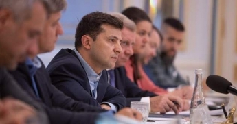 Зеленский сделал заявление по Донбассу и вляпался в скандал: политики зафукали президента-"катастрофу"