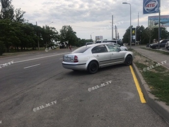В Мелитополе большинство водителей игнорируют желтую разметку от неграмотности (фото)