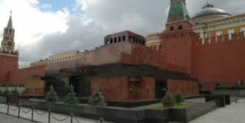 В Москве «заминировали» храм Христа Спасителя и Мавзолей