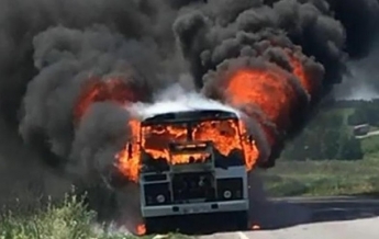 На Полтавщине на ходу загорелся пассажирский автобус