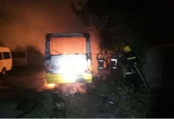 Під Києвом на стоянці згоріли 10 автобусів «Богдан»