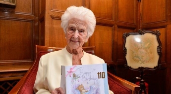 110-летняя британка рассказала, что секрет её долголетия — виски