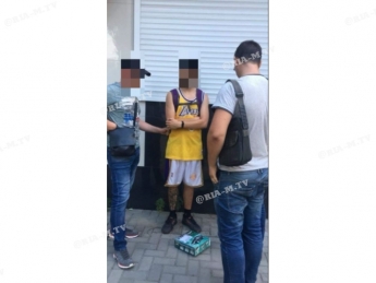 СБУ выявило мелитопольца, который через "Новую почту" отправлял наркотики по Украине (фото)