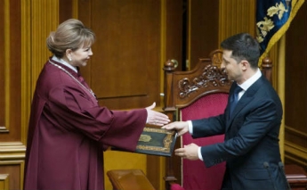 КСУ признал конституционным указ Зеленского о роспуске Рады. Выборы будут 21 июля
