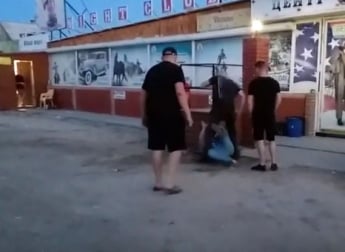Возле ночного клуба в Кирилловке произошла жестокая драка (видео 18+)