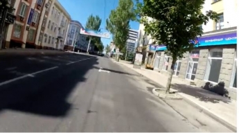 Пустые улицы, закрытые магазины. Блоггер из Донецка показал вымерший город (фото, видео)