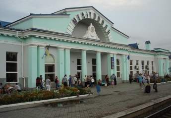 Укрзалізниця назначила 4 дополнительных поезда ко Дню Конституции Украины