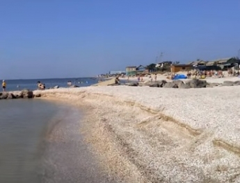 В разгар сезона в Кирилловке пляжи полупустые (видео)