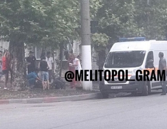 В Мелитополе мужчина потерял сознание посреди улицы (фото)