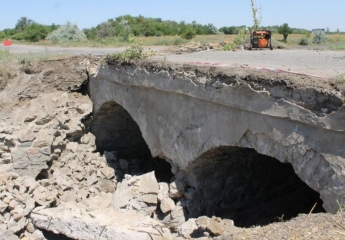 Дорога перекрыта: в Запорожской области рухнул мост (ФОТО)