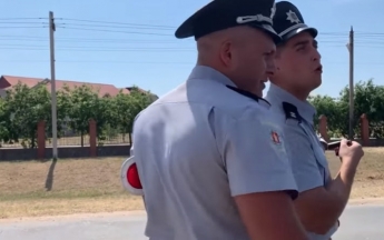 Появилось полное видео скандала с патрульными полицейскими на кирилловской трассе