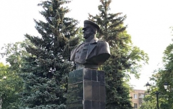 В Харькове восстановили памятник Жукову (фото)
