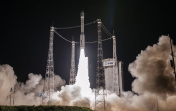 Запуск ракеты Vega со спутником ОАЭ завершился неудачей (видео)