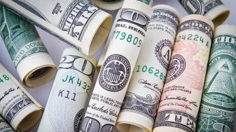 Курс валют на 12 июля: доллар продолжает расти