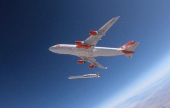 Virgin Orbit успешно протестировала запуск ракеты-носителя с самолета (видео)