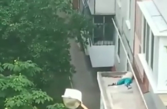 Из окна 9-этажки в Запорожье выбросился мужчина, – ВИДЕО