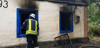 Женщина заживо сгорела в собственном доме (фото)