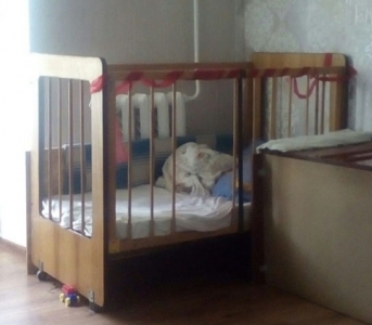 Ребенка-инвалида в течение нескольких часов обеспечили новой кроватью