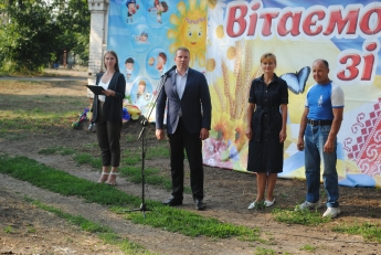 Настоящий подарок для спортсменов и детей: в Константиновке открыли площадку для воркаута (фото)