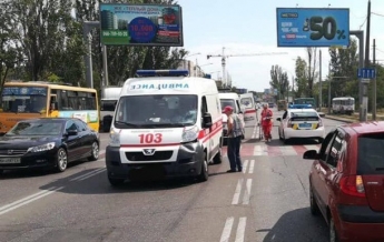 Машина "скорой" сбила мужчину на пешеходном переходе в Одессе