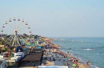 Популярный курорт на Азовском море - Кирилловка остался без воды в разгар сезона