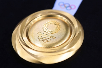 В Токио показали медали Олимпийских игр-2020
