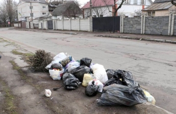 Житель Мелитополя отказался от вывоза мусора и получил большой долг