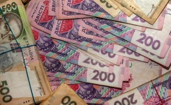 Украинцы отказываются от бумажных денег