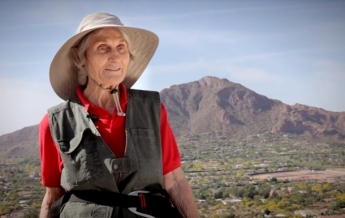 Американка в 89 лет поднялась на Килиманджаро и установила рекорд (видео)