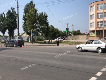 В Мелитополе на центральном проспекте КИА с Таврией не поделили дорогу (фото)