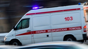 В центре Запорожья перевернулось авто с тремя людьми